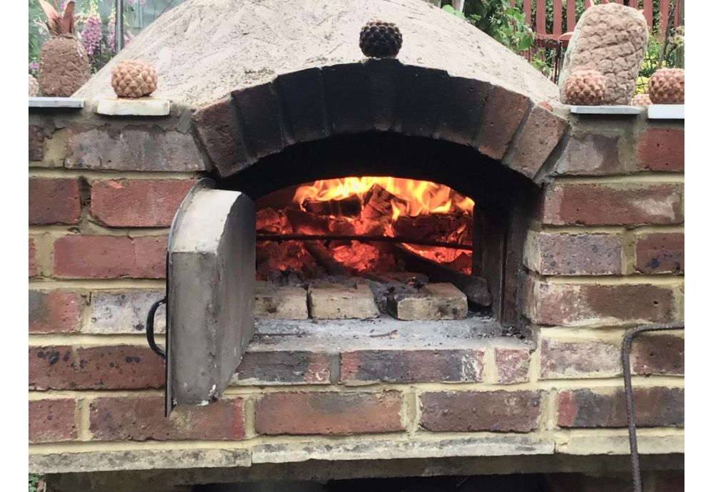 Pravilno korištenje peći za pizzu na drva